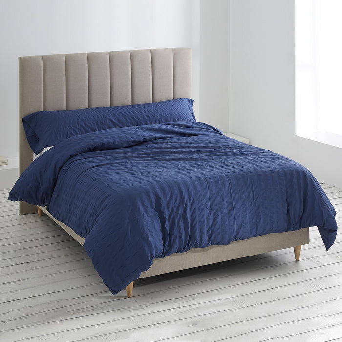Dúo funda nórdica + almohada aman azulon escena de cama