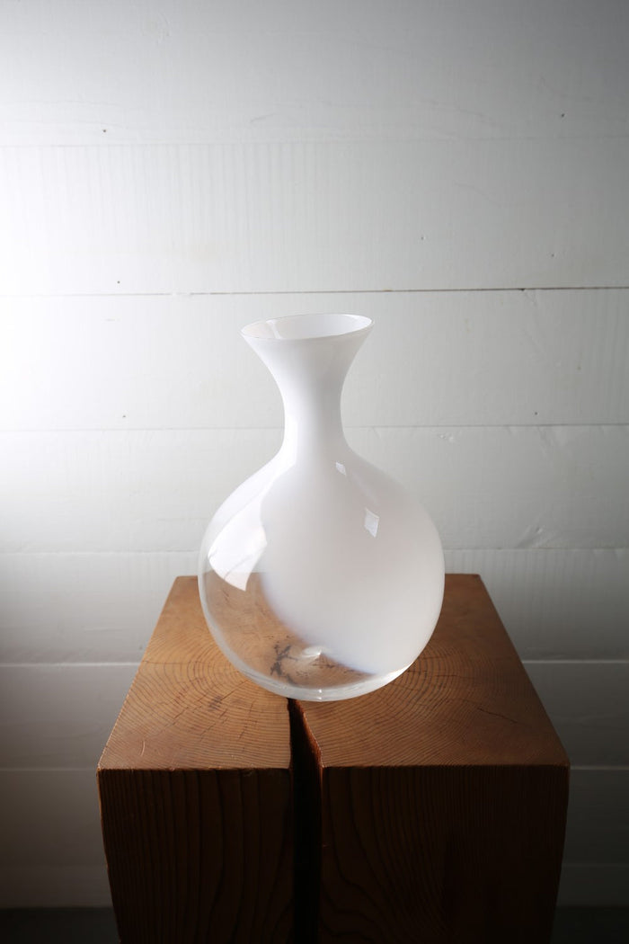 Exclusive White Glass Decanter