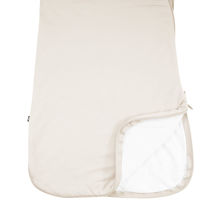 Close up double zipper on Kyte Baby  Sleep Bag in Oat 1.0