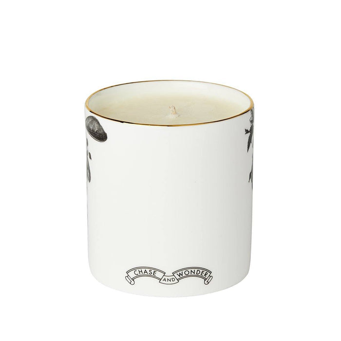 The Autumn Rose ceramic candle, close-up of the hand-decorated illustration and 22ct gold rim