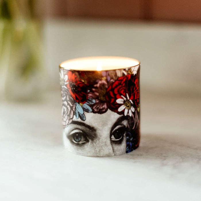 The Flower Lady Special Edition ceramic candle, close-up of the hand-decorated illustration and 22ct gold rim